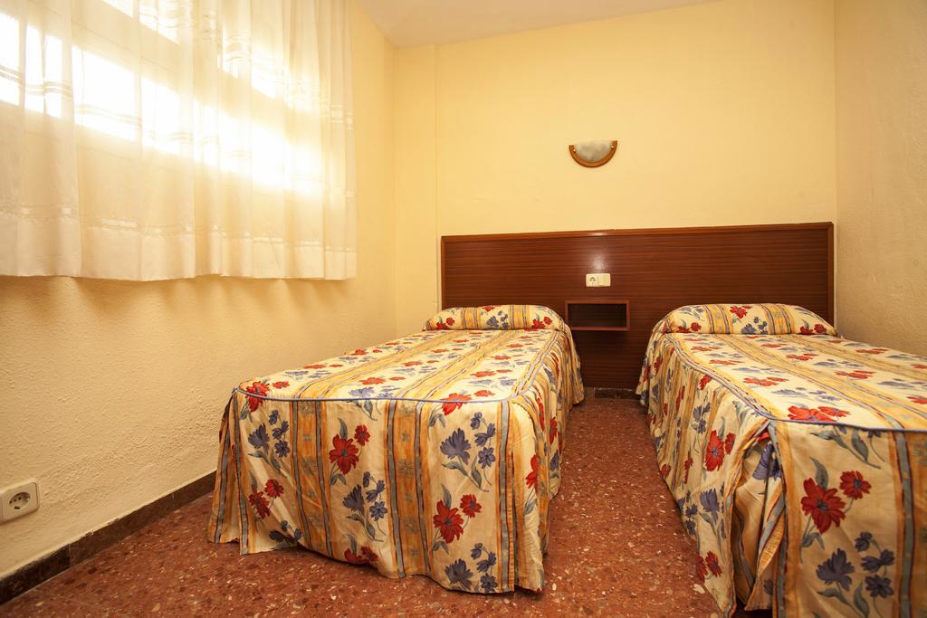 Apartamentos Bahia Dorada Y Iris Salou Exteriér fotografie